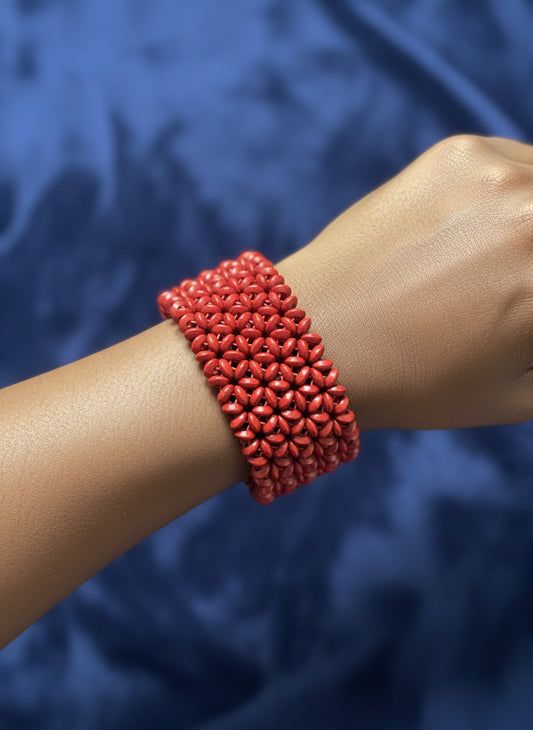 Stretchable Wooden Bracelet with Flowers